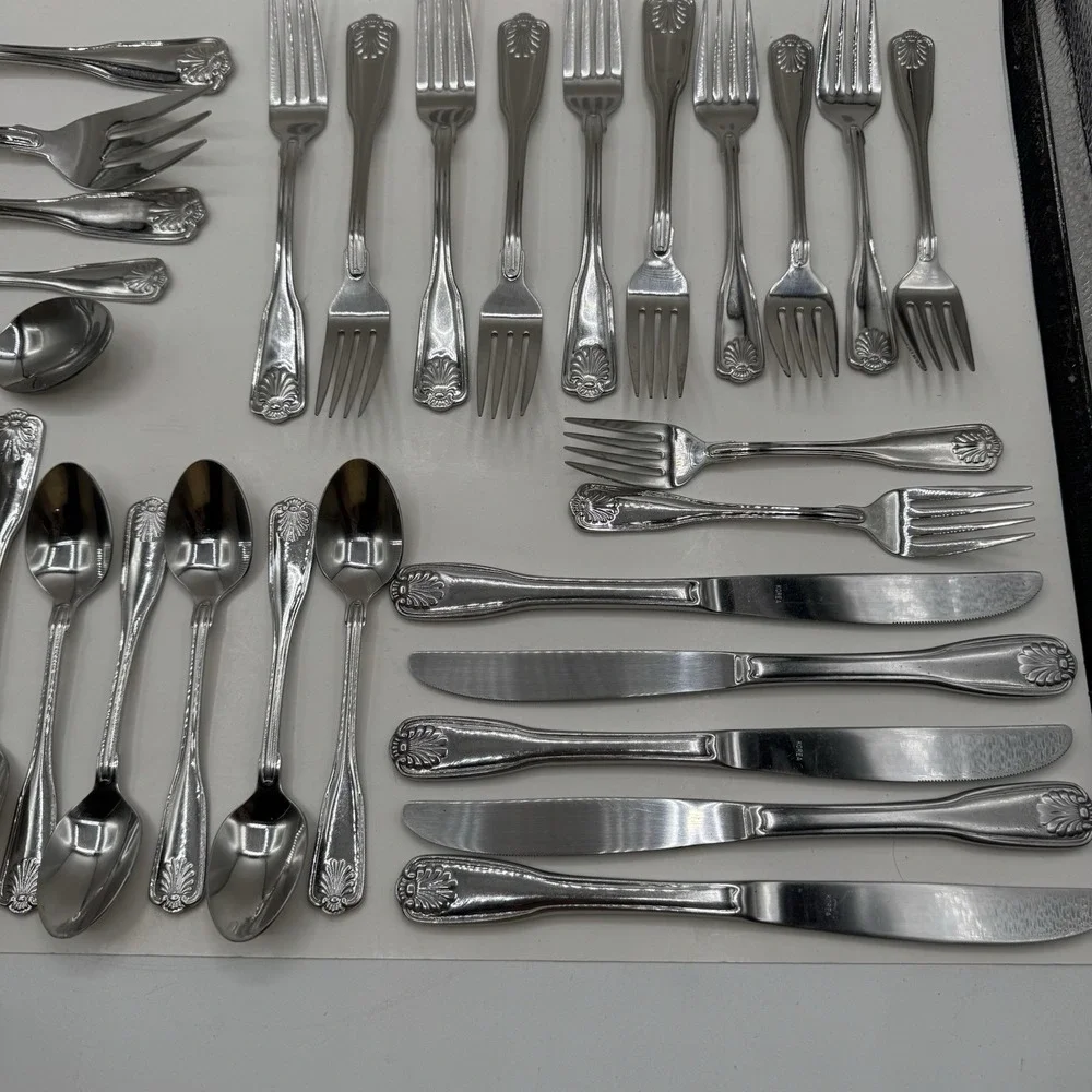 Wallace Country Shell 33 Piece Set 18/8 Stainless Fork Spoon Knife Hostess